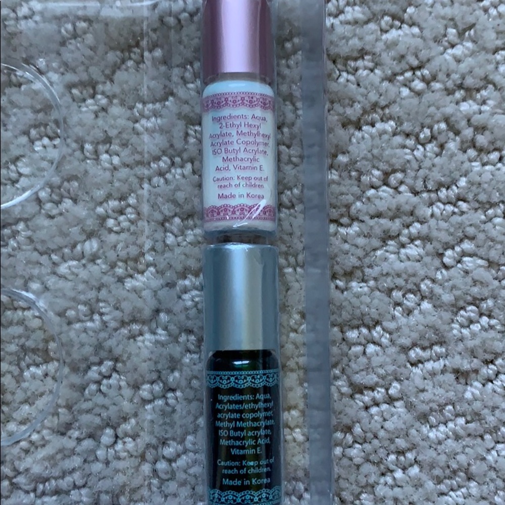 NEW False Lashes, glue and applicator LOT - Picture 9 of 9